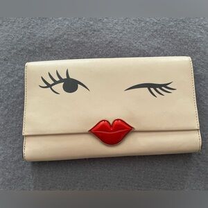 Wink clutch